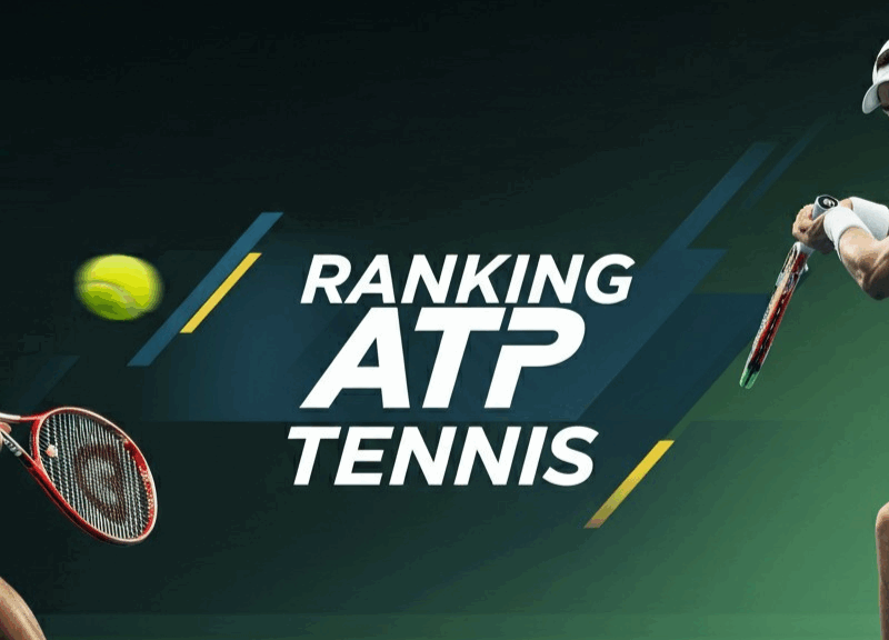 Un'immagine di due tennisti professionisti in azione su un campo da tennis, con al centro il testo "Ranking ATP Tennis" in caratteri moderni e audaci.