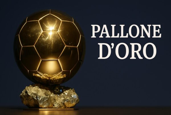 Trofeo del Pallone d’Oro su piedistallo, con sfondo scuro e riflessi dorati, simbolo del premio calcistico più prestigioso.i palloni d'oro e i record
