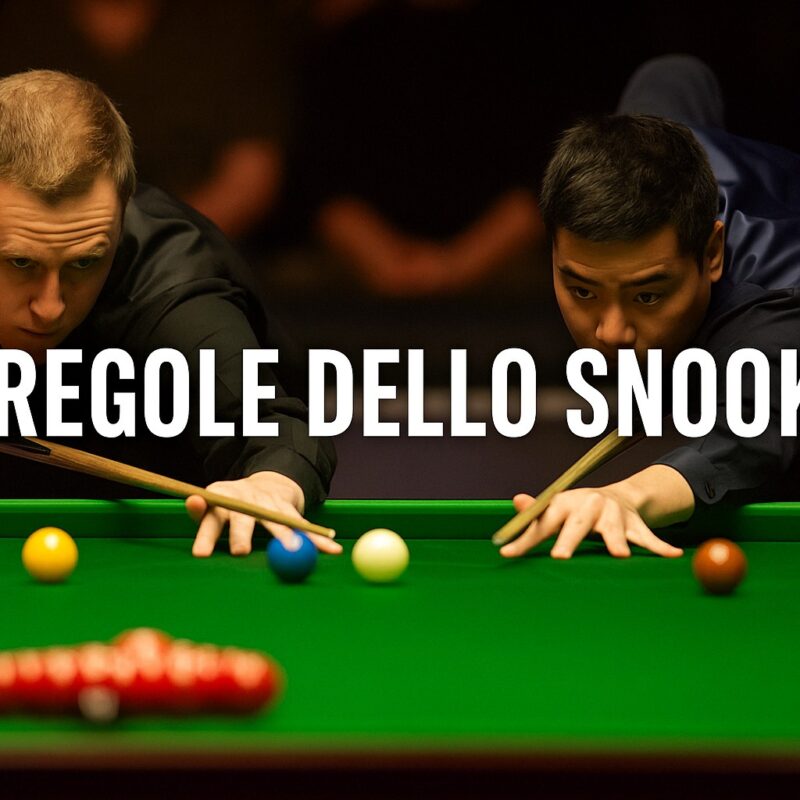 Due giocatori di snooker al tavolo verde pronti a colpire la palla con la stecca, con la scritta Le regole snooker in evidenza