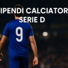 Calciatori di Serie D italiani che si allenano su un campo in erba al tramonto, con la scritta STIPENDI CALCIATORI SERIE D in alto e un’atmosfera sportiva e realistica.