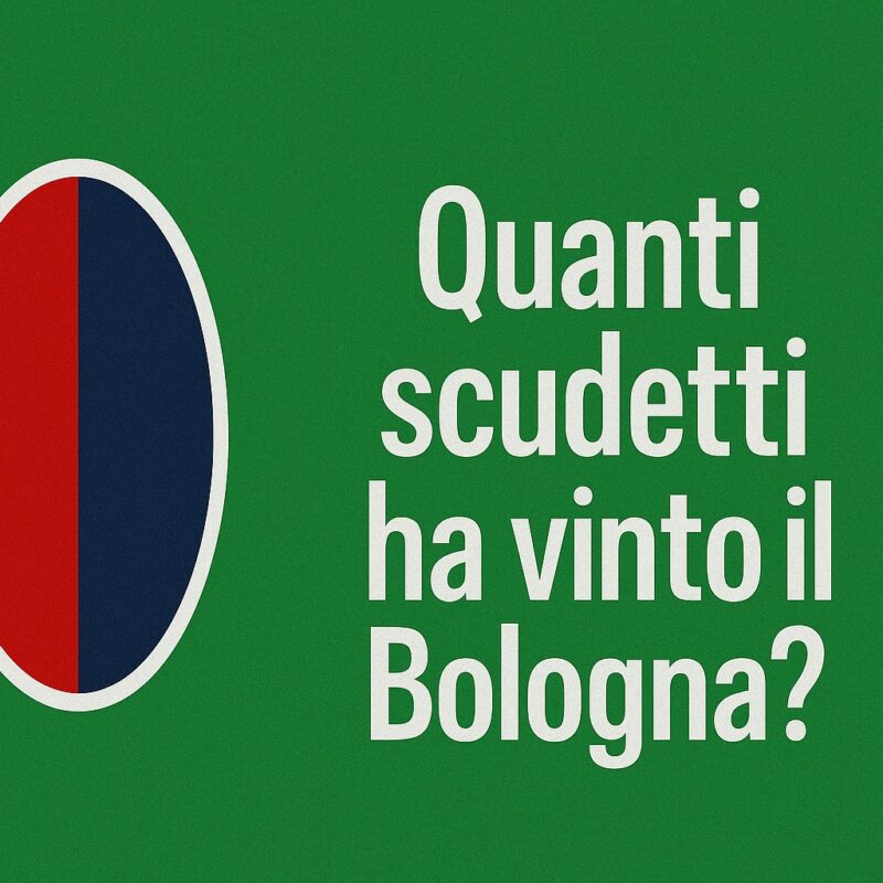 Grafica in formato 16:9 con sfondo verde che richiama un campo da calcio, un logo ovale stilizzato nei colori rosso, blu e bianco sul lato sinistro e la scritta in bianco Quanti scudetti ha vinto il Bologna? sul lato destro