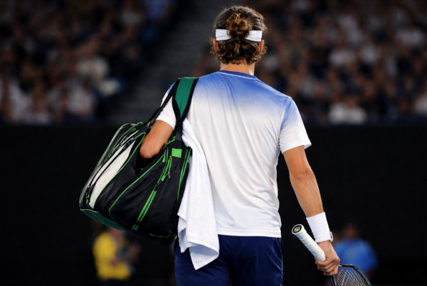 Musetti si ritira contro Djokovic agli Australian Open mentre lascia il campo di spalle