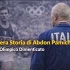 Abdon Pamich di trequarti e di spalle con tuta “ITALIA” e medaglia al collo, grafica con titolo La Vera Storia di Abdon Pamich: Eroe Olimpico Dimenticato.