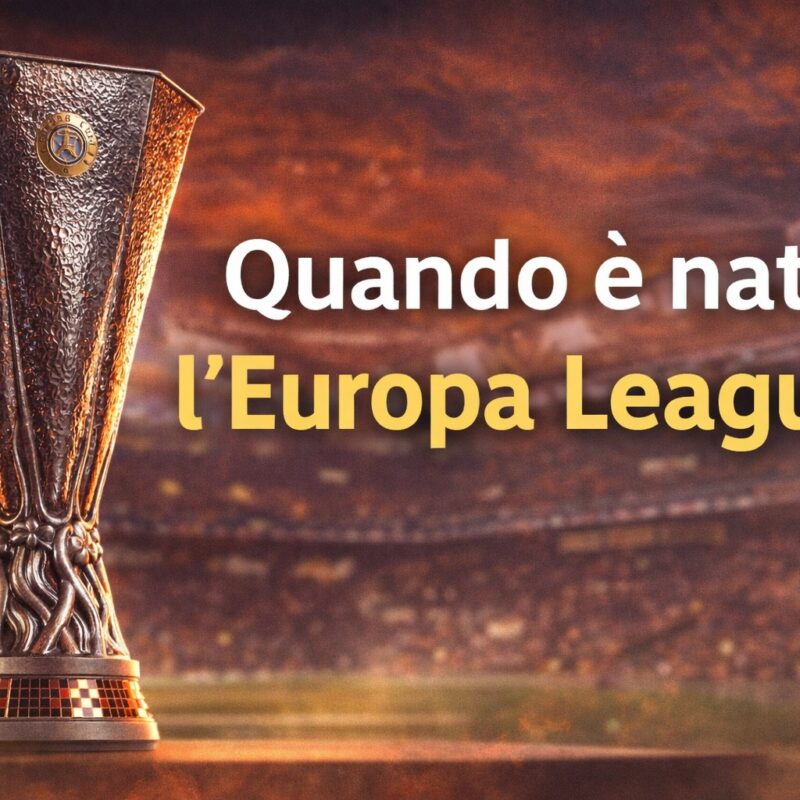 Coppa stilizzata simile al trofeo Europa League su sfondo stadio con scritta Quando è nata l’Europa League?