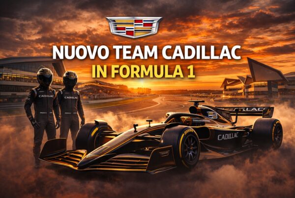 Grafica con monoposto e piloti Cadillac su pista con scritta Team Cadillac Formula 1 nuovo team.