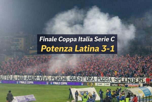 Tifosi del Potenza in festa allo stadio con fumogeni e scritta Finale Coppa Italia Serie C Potenza Latina 3-1 al centro.