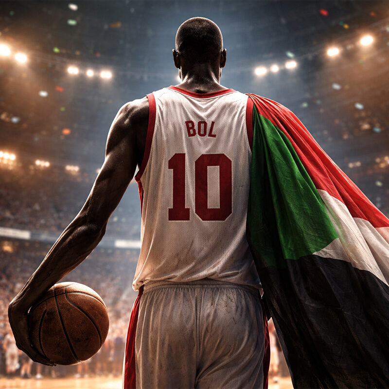 Manute Bol di spalle in campo da basket durante partita NBA, immagine realistica sportiva