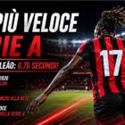 Gol più veloce Serie A: calciatore di spalle in maglia rossonera con e grafica record 6,76 secondi