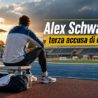 Alex Schwazer seduto di spalle a bordo pista in uno stadio di atletica al tramonto, immagine illustrata che rappresenta il nuovo caso doping e il futuro incerto del marciatore italiano.