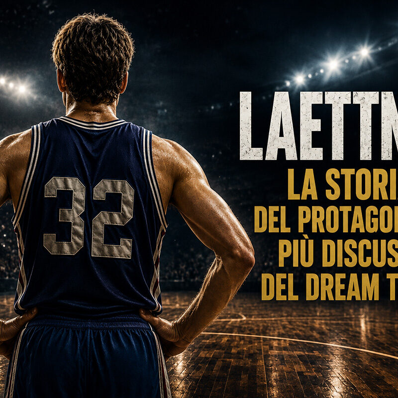 Laettner di spalle su un campo da basket in un'arena illuminata, immagine realistica che rappresenta la sua storia nel Dream Team e nella NBA.