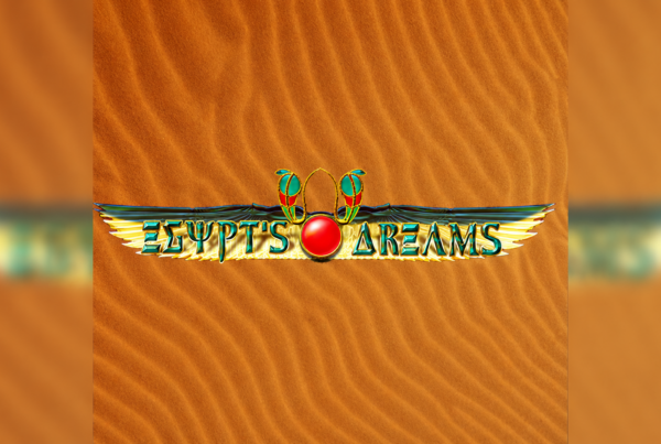 Slot Egypt's Dreams di Seven ABC con logo alato ispirato all'Antico Egitto su sfondo desertico con dune di sabbia.