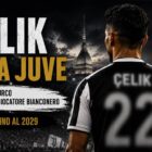 Celik alla Juve: immagine editoriale in formato 16:9 con un calciatore di spalle che indossa una maglia bianconera, all'interno di uno stadio illuminato in notturna. Sullo sfondo compare una grande "J" volutamente sfocata, mentre il titolo richiama il trasferimento del difensore turco alla Juventus con accordo fino al 2029.
