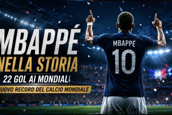 Mbappé nella storia: immagine editoriale con un calciatore ispirato alla Francia ripreso esclusivamente di spalle mentre celebra in uno stadio illuminato. Sullo sfondo coriandoli, atmosfera cinematografica e titolo "Mbappé nella storia – 22 gol ai Mondiali, nuovo record del calcio mondiale".