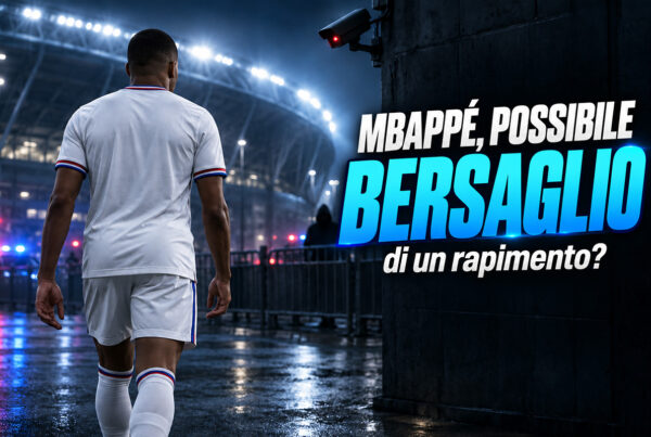 Mbappé possibile bersaglio di un rapimento, calciatore di spalle davanti a uno stadio sorvegliato